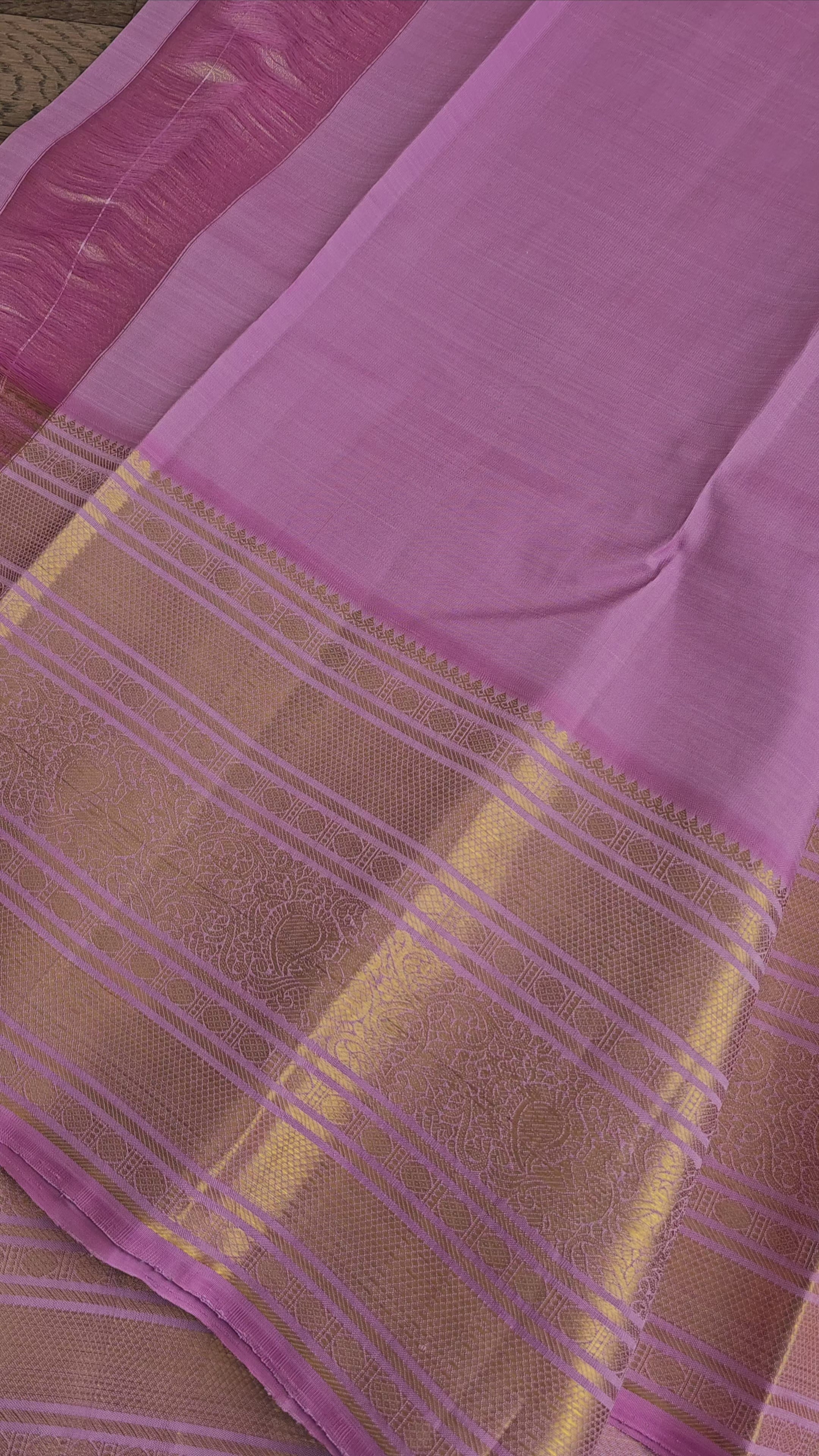 Beautiful Purple Korvai kanchipuram with a lavender border and blouse