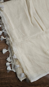 Ivory borderless Linen Saree
